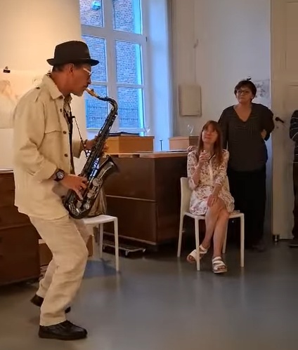 Didier Chrisotphe jouant du C-Melody à Mons en 2025