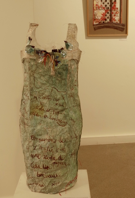 Robe de pâpier, paillettes, 2024